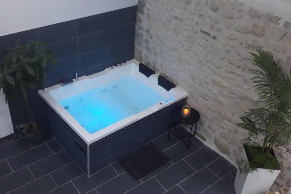 Maison Privative, Cocooning, Zen , Avec Jacuzzi Mont-Notre-Dame Exteriör bild